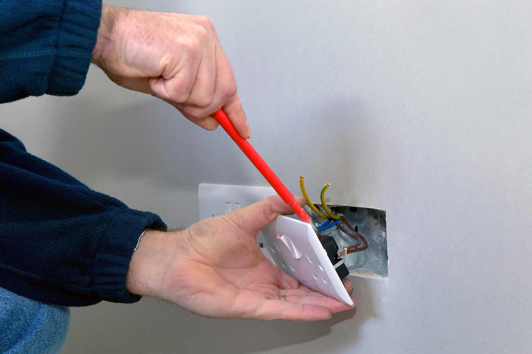 Our electricians can install plug sockets for domestic and commercial proeprties in Aberystwyth and the local area. 